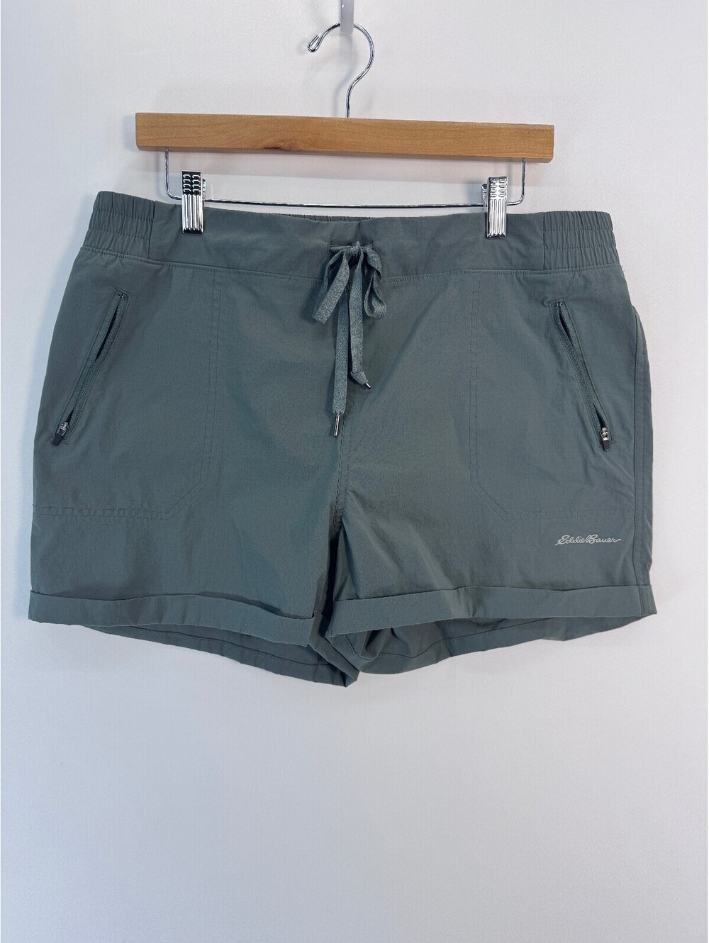 Eddie Bauer Women's XL Pull On Hiking Shorts Zip Pockets Gorpcore Outdoor Green